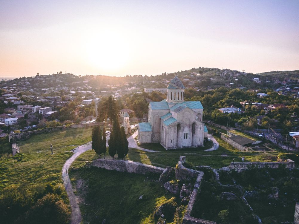 Tbilisi, Georgia — sunshine, weather and travel outlook for July